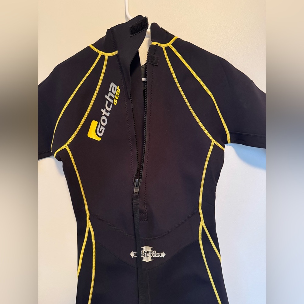 Gotcha Swim Men's (or women’s) Neoprene Shorty Surf Wet Suit
